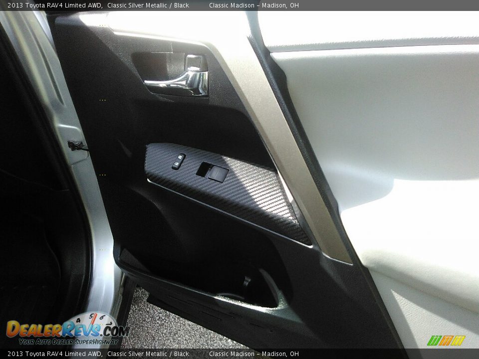 2013 Toyota RAV4 Limited AWD Classic Silver Metallic / Black Photo #17