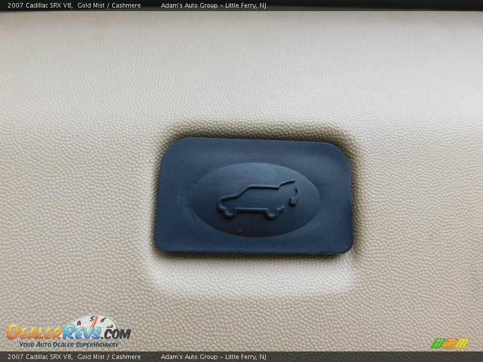 2007 Cadillac SRX V8 Gold Mist / Cashmere Photo #36