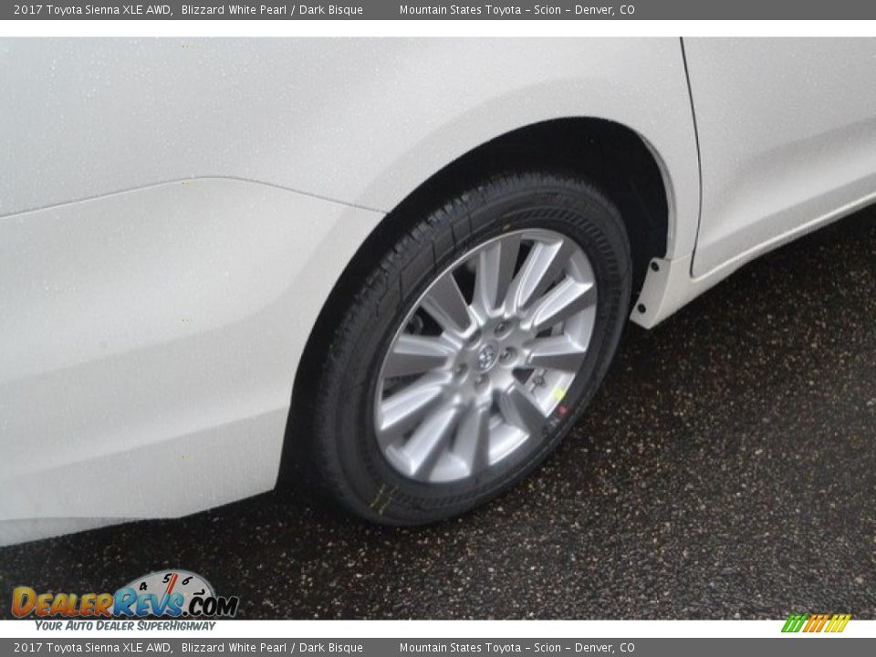 2017 Toyota Sienna XLE AWD Blizzard White Pearl / Dark Bisque Photo #10