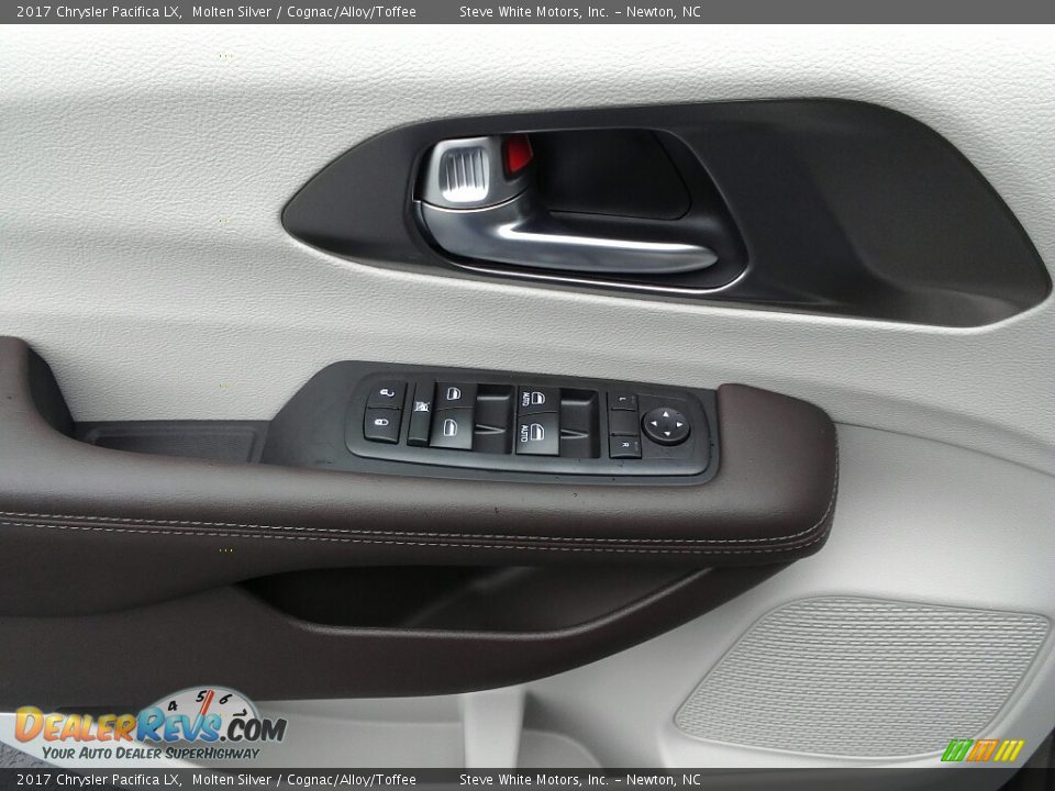 Controls of 2017 Chrysler Pacifica LX Photo #14