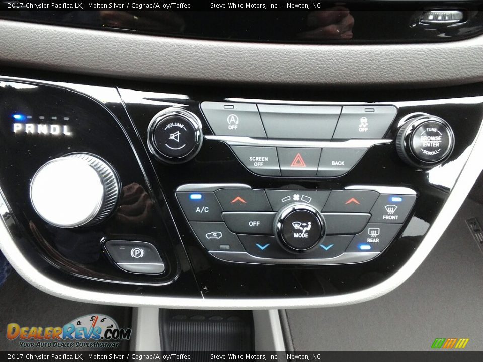 Controls of 2017 Chrysler Pacifica LX Photo #24