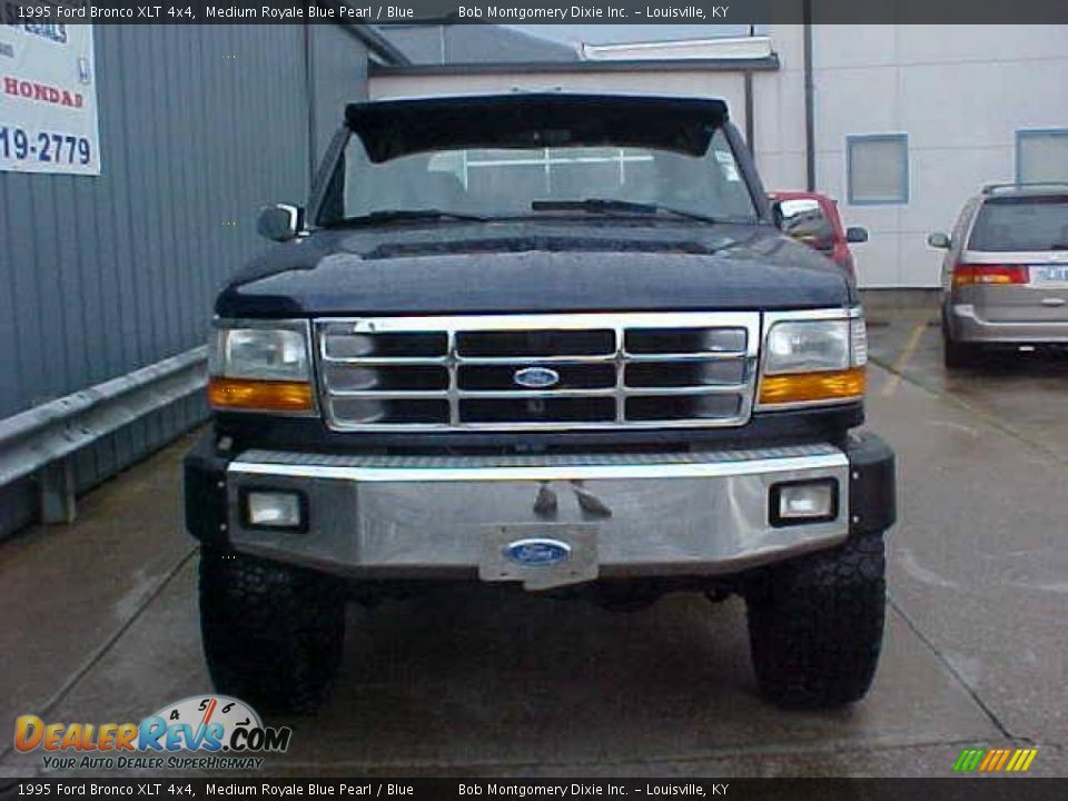 1995 Ford Bronco XLT 4x4 Medium Royale Blue Pearl / Blue Photo #3