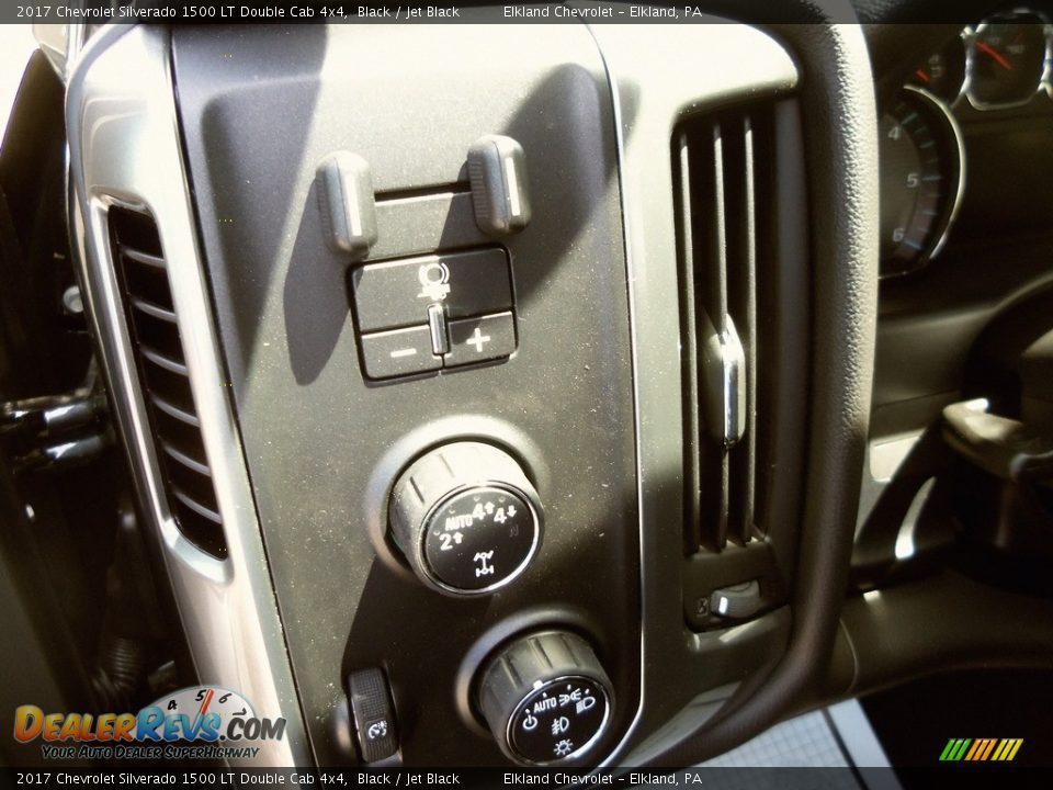 2017 Chevrolet Silverado 1500 LT Double Cab 4x4 Black / Jet Black Photo #12