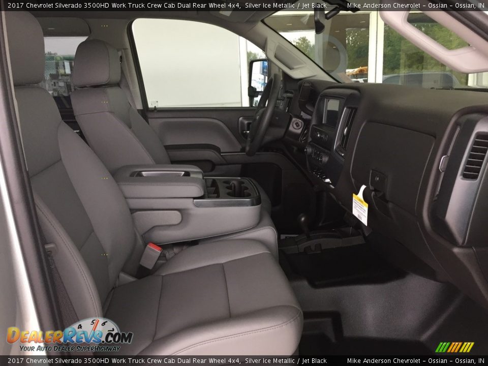 2017 Chevrolet Silverado 3500HD Work Truck Crew Cab Dual Rear Wheel 4x4 Silver Ice Metallic / Jet Black Photo #4