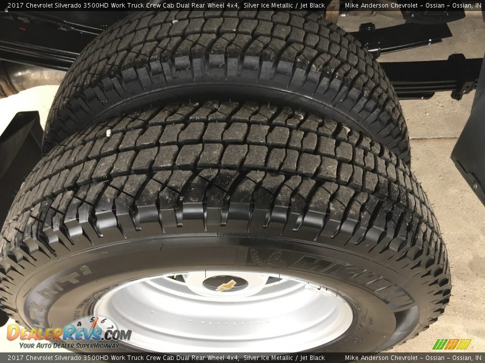 2017 Chevrolet Silverado 3500HD Work Truck Crew Cab Dual Rear Wheel 4x4 Silver Ice Metallic / Jet Black Photo #6