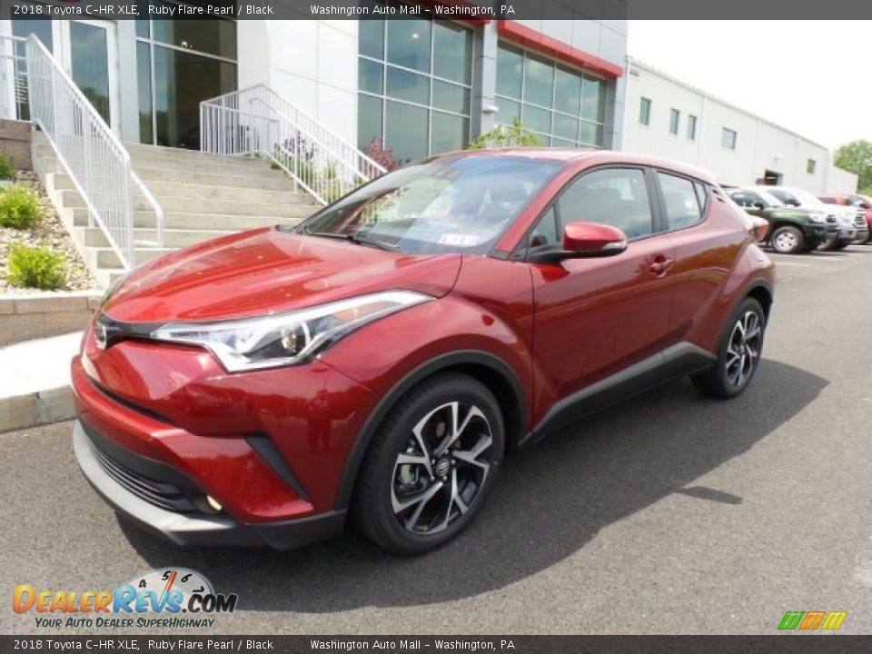 Front 3/4 View of 2018 Toyota C-HR XLE Photo #4