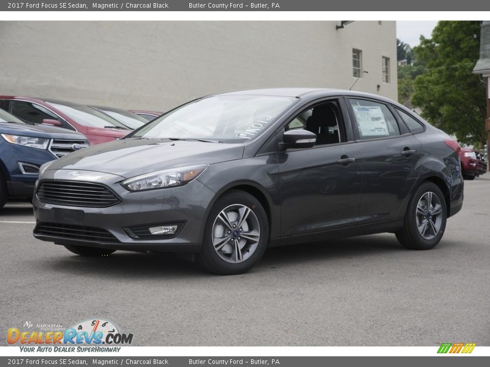 2017 Ford Focus SE Sedan Magnetic / Charcoal Black Photo #1