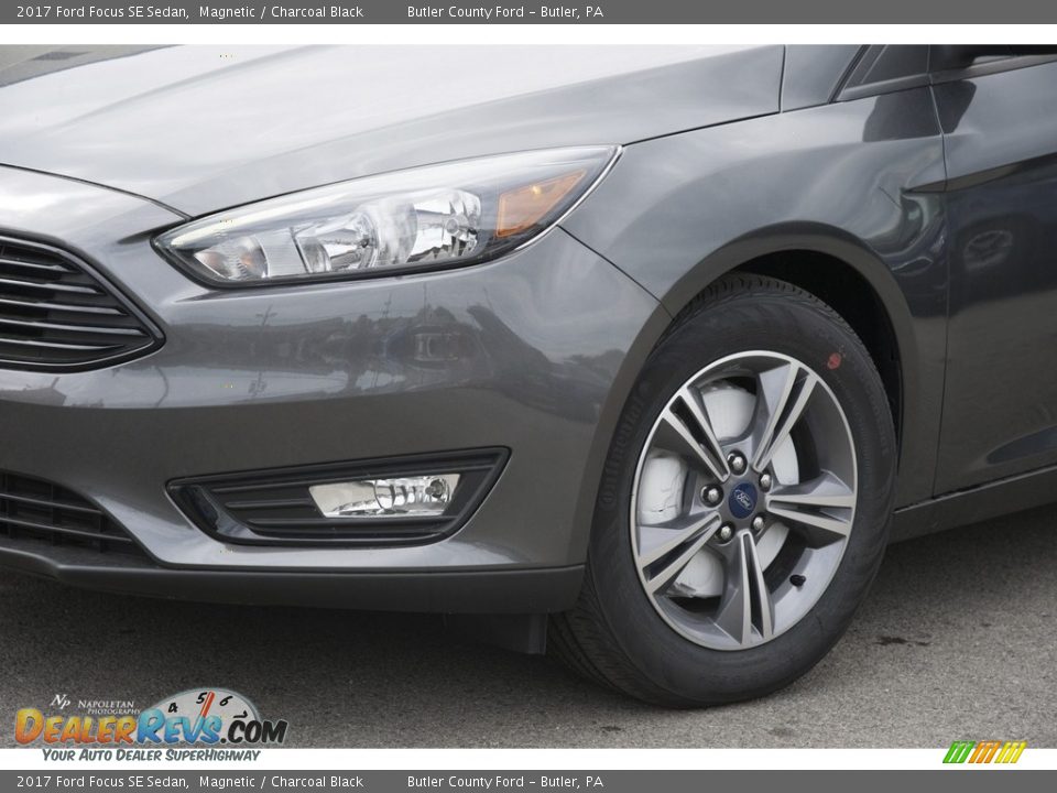 2017 Ford Focus SE Sedan Magnetic / Charcoal Black Photo #2
