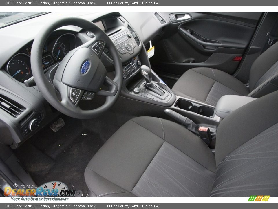 2017 Ford Focus SE Sedan Magnetic / Charcoal Black Photo #4