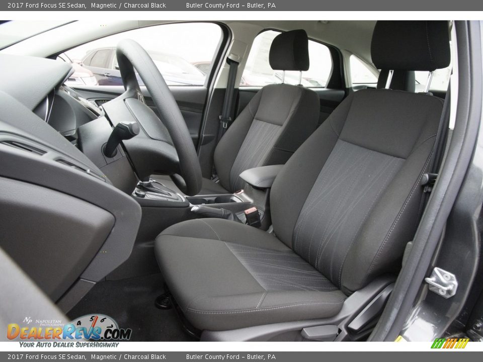 2017 Ford Focus SE Sedan Magnetic / Charcoal Black Photo #6