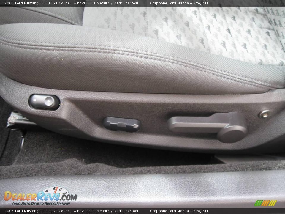 2005 Ford Mustang GT Deluxe Coupe Windveil Blue Metallic / Dark Charcoal Photo #7