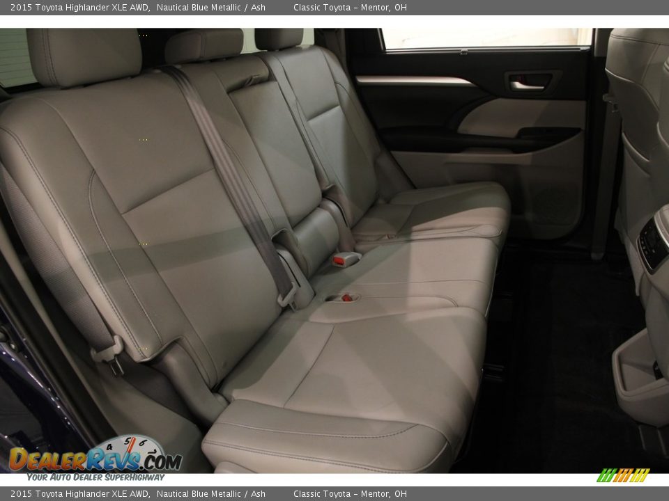 2015 Toyota Highlander XLE AWD Nautical Blue Metallic / Ash Photo #16