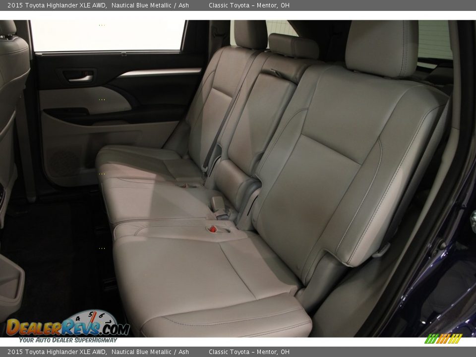 2015 Toyota Highlander XLE AWD Nautical Blue Metallic / Ash Photo #17