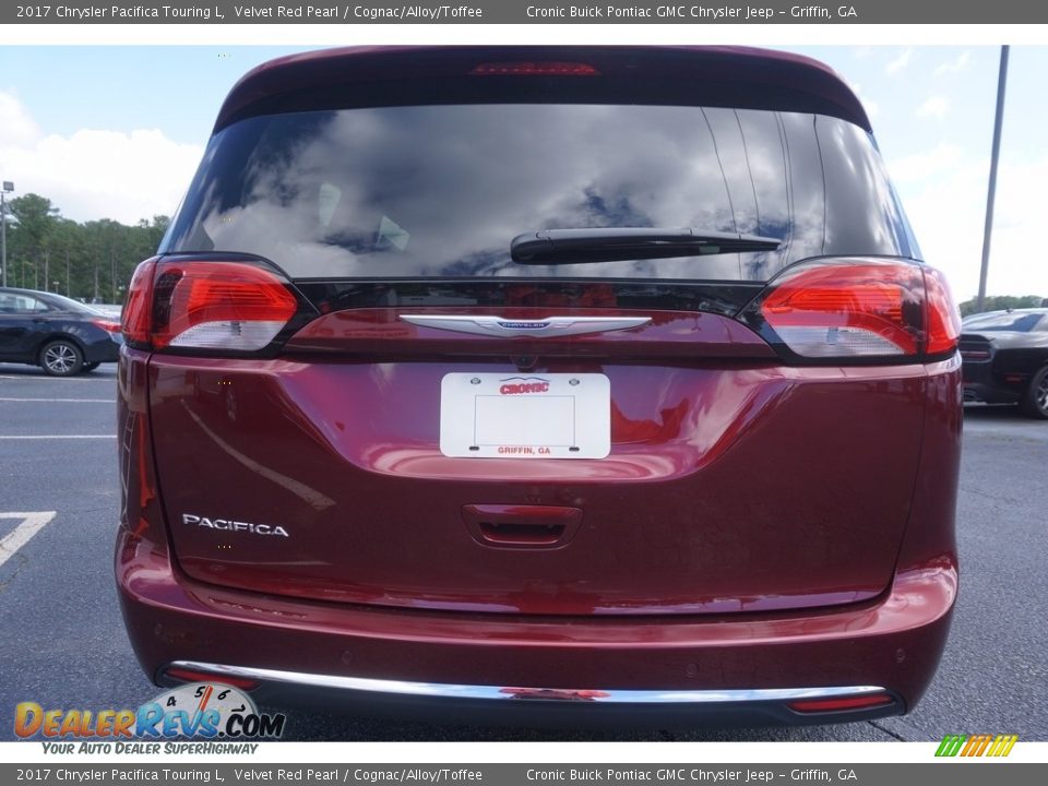 2017 Chrysler Pacifica Touring L Velvet Red Pearl / Cognac/Alloy/Toffee Photo #6