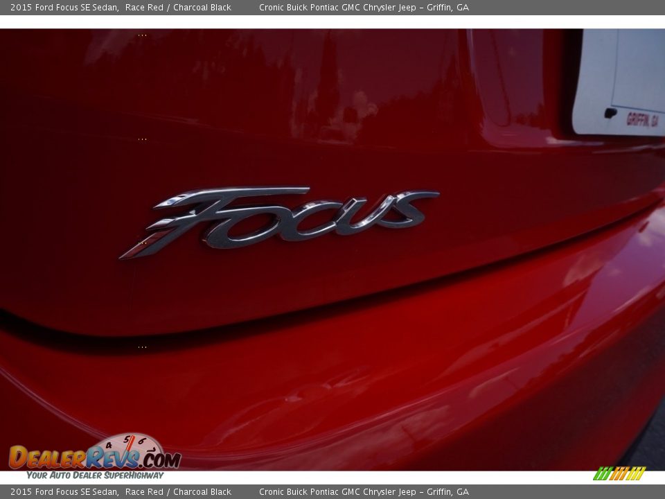 2015 Ford Focus SE Sedan Race Red / Charcoal Black Photo #16