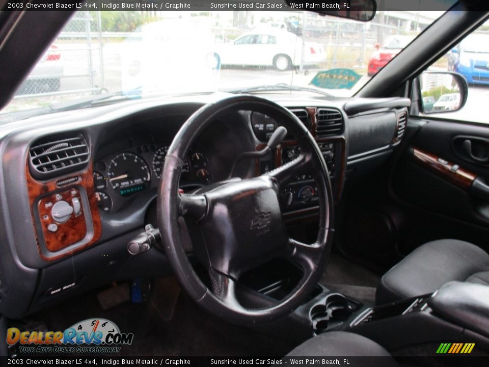 2003 Chevrolet Blazer LS 4x4 Indigo Blue Metallic / Graphite Photo #11