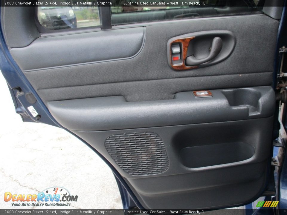2003 Chevrolet Blazer LS 4x4 Indigo Blue Metallic / Graphite Photo #13