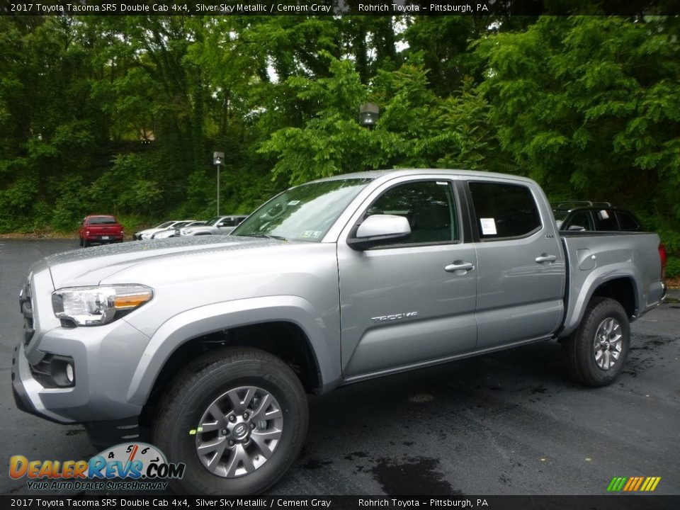 Front 3/4 View of 2017 Toyota Tacoma SR5 Double Cab 4x4 Photo #4