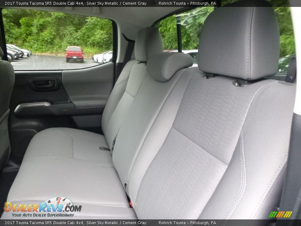 2017 Toyota Tacoma SR5 Double Cab 4x4 Silver Sky Metallic / Cement Gray Photo #7