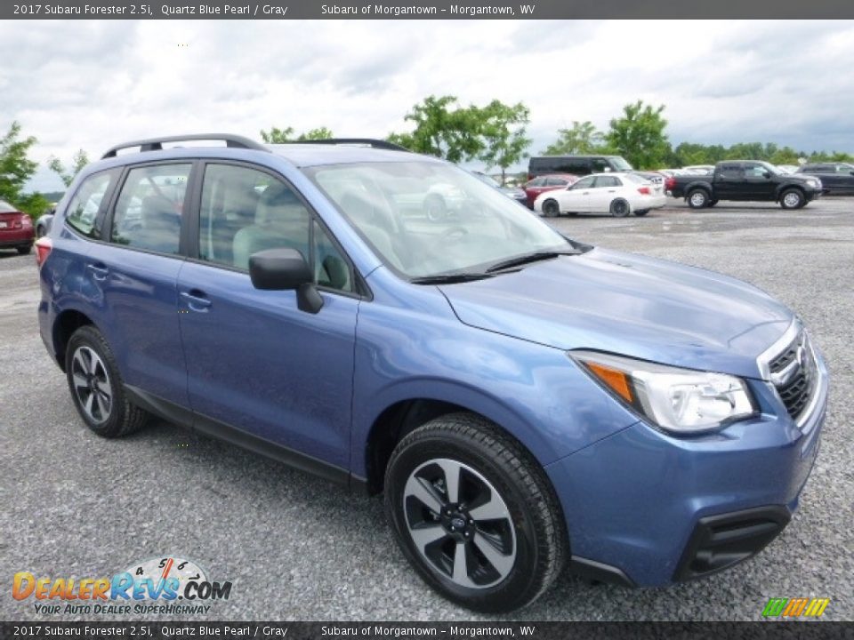 Front 3/4 View of 2017 Subaru Forester 2.5i Photo #1