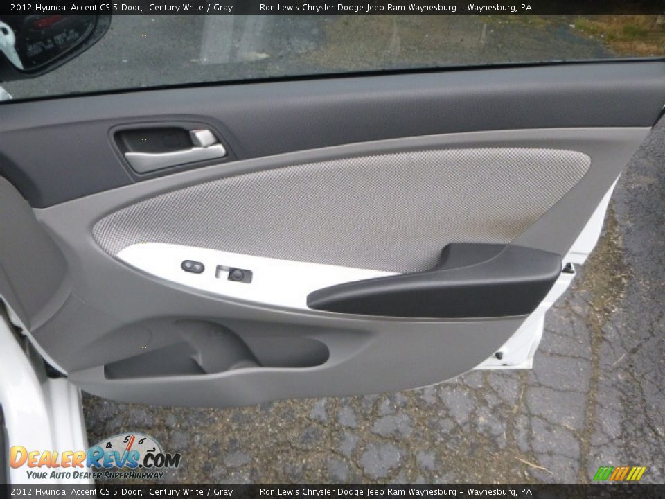 2012 Hyundai Accent GS 5 Door Century White / Gray Photo #11
