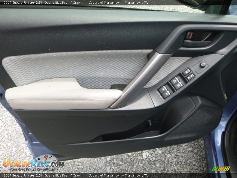 2017 Subaru Forester 2.5i Quartz Blue Pearl / Gray Photo #14