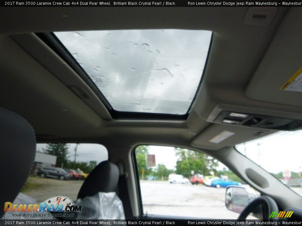 2017 Ram 3500 Laramie Crew Cab 4x4 Dual Rear Wheel Brilliant Black Crystal Pearl / Black Photo #12