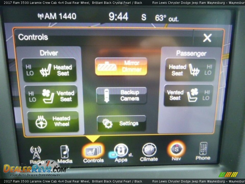 2017 Ram 3500 Laramie Crew Cab 4x4 Dual Rear Wheel Brilliant Black Crystal Pearl / Black Photo #19