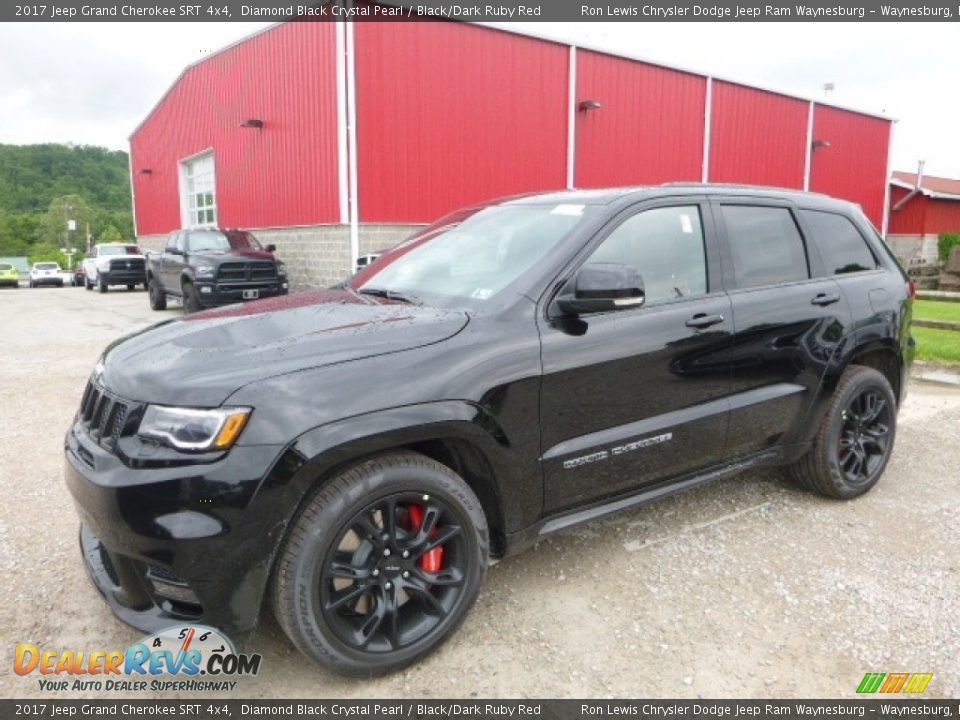 Front 3/4 View of 2017 Jeep Grand Cherokee SRT 4x4 Photo #1