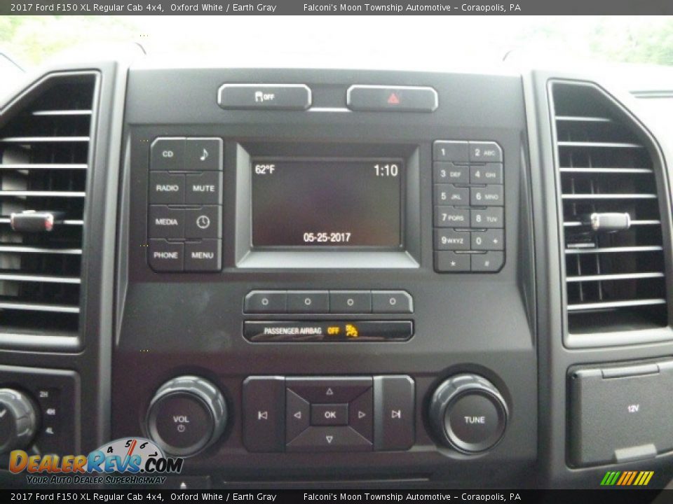 Controls of 2017 Ford F150 XL Regular Cab 4x4 Photo #13