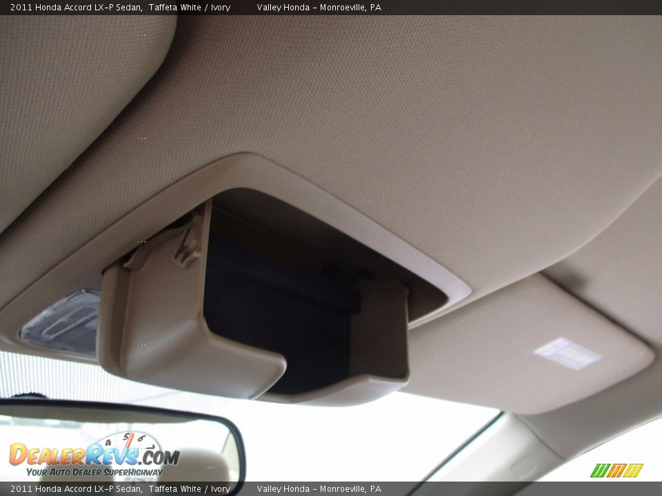 2011 Honda Accord LX-P Sedan Taffeta White / Ivory Photo #17