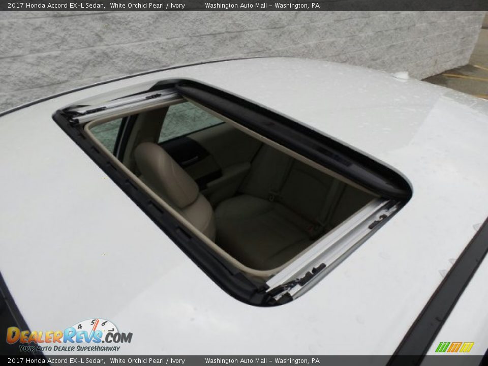 2017 Honda Accord EX-L Sedan White Orchid Pearl / Ivory Photo #31