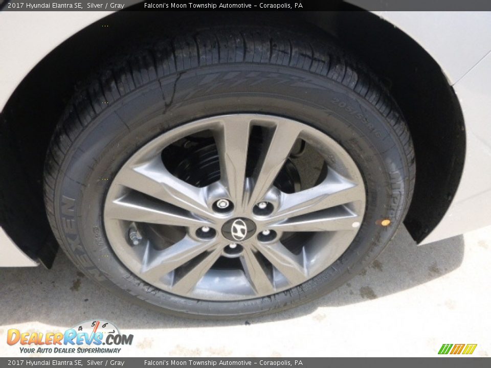 2017 Hyundai Elantra SE Silver / Gray Photo #7