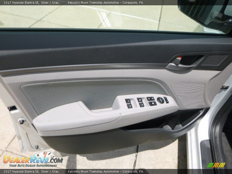 2017 Hyundai Elantra SE Silver / Gray Photo #10