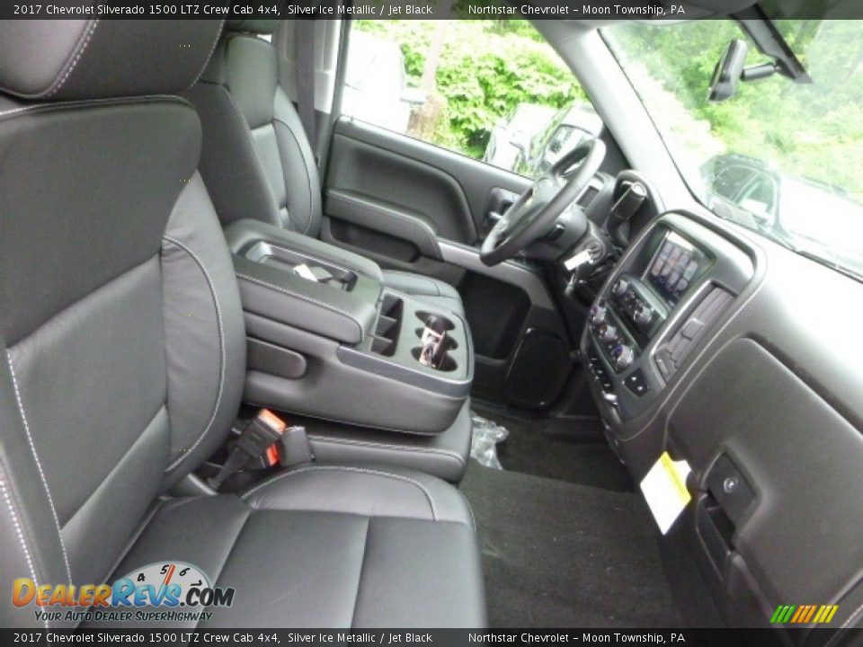 2017 Chevrolet Silverado 1500 LTZ Crew Cab 4x4 Silver Ice Metallic / Jet Black Photo #10