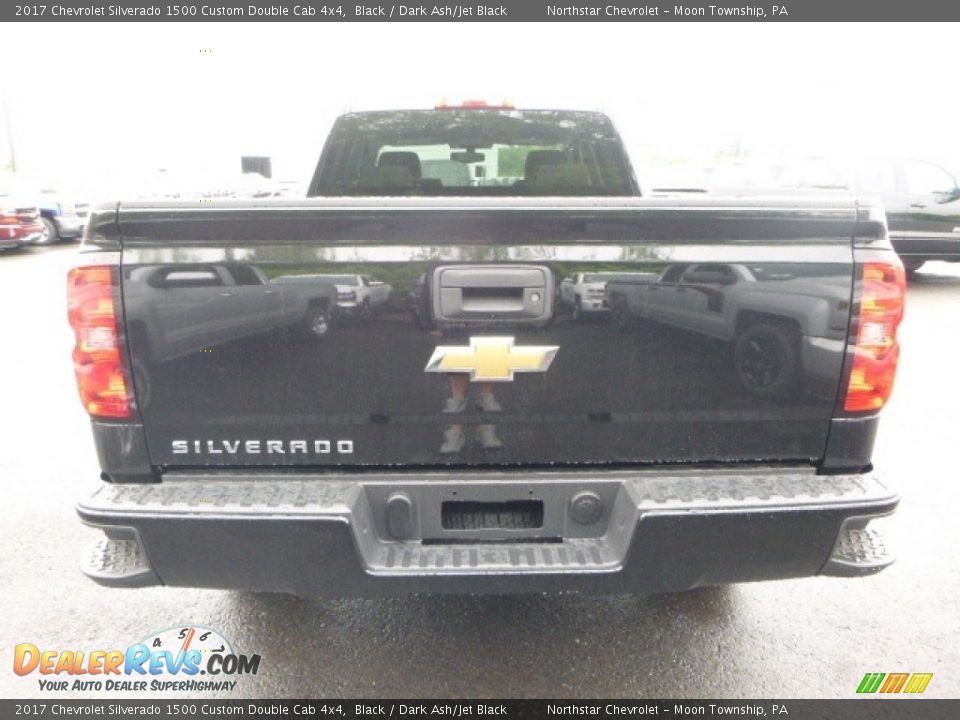 2017 Chevrolet Silverado 1500 Custom Double Cab 4x4 Black / Dark Ash/Jet Black Photo #4