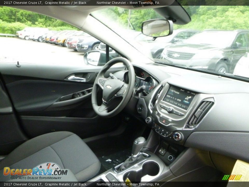 2017 Chevrolet Cruze LT Graphite Metallic / Jet Black Photo #11