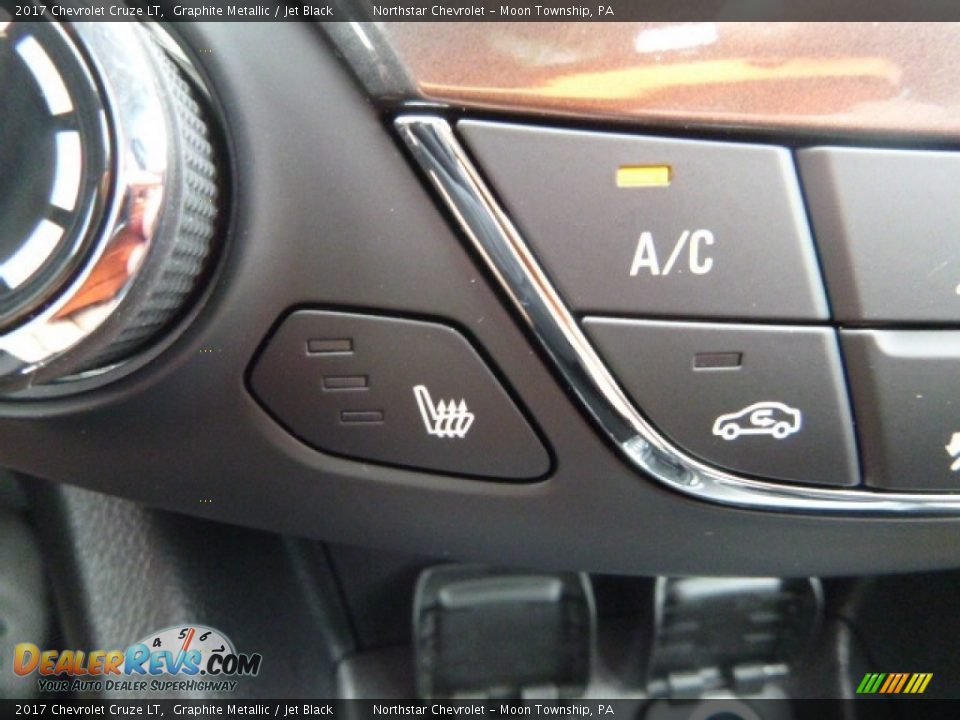 2017 Chevrolet Cruze LT Graphite Metallic / Jet Black Photo #18