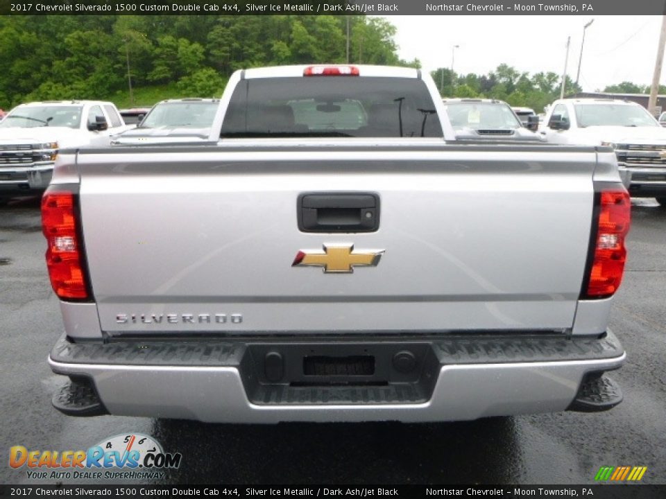 2017 Chevrolet Silverado 1500 Custom Double Cab 4x4 Silver Ice Metallic / Dark Ash/Jet Black Photo #4