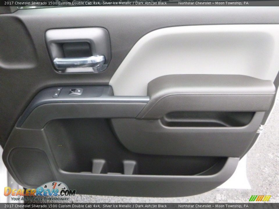 2017 Chevrolet Silverado 1500 Custom Double Cab 4x4 Silver Ice Metallic / Dark Ash/Jet Black Photo #9