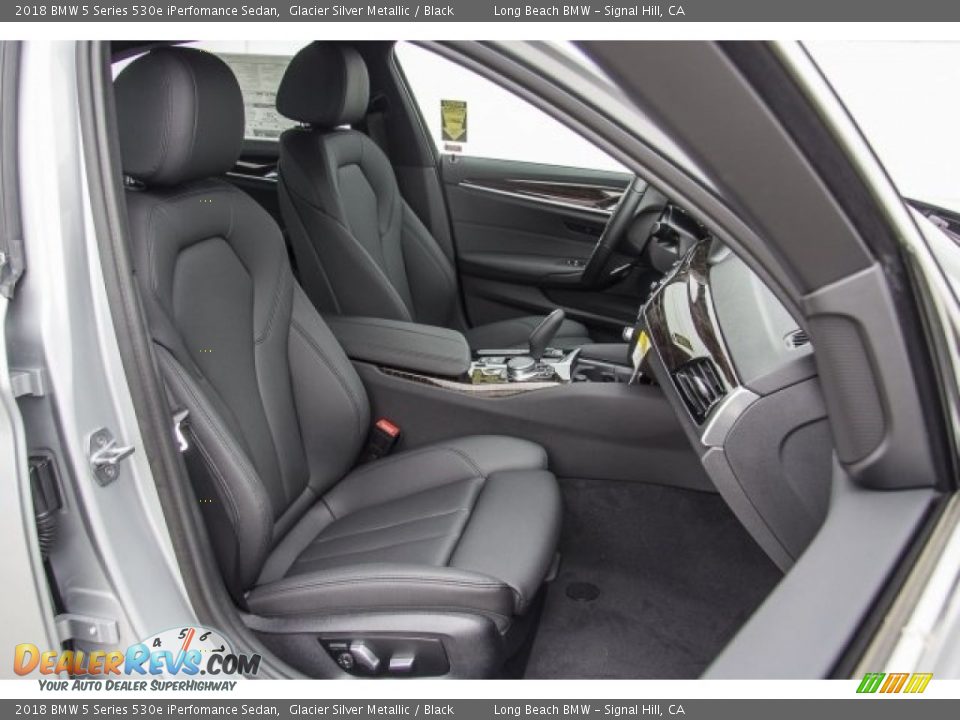 2018 BMW 5 Series 530e iPerfomance Sedan Glacier Silver Metallic / Black Photo #2