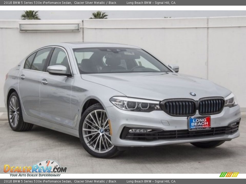 Front 3/4 View of 2018 BMW 5 Series 530e iPerfomance Sedan Photo #12