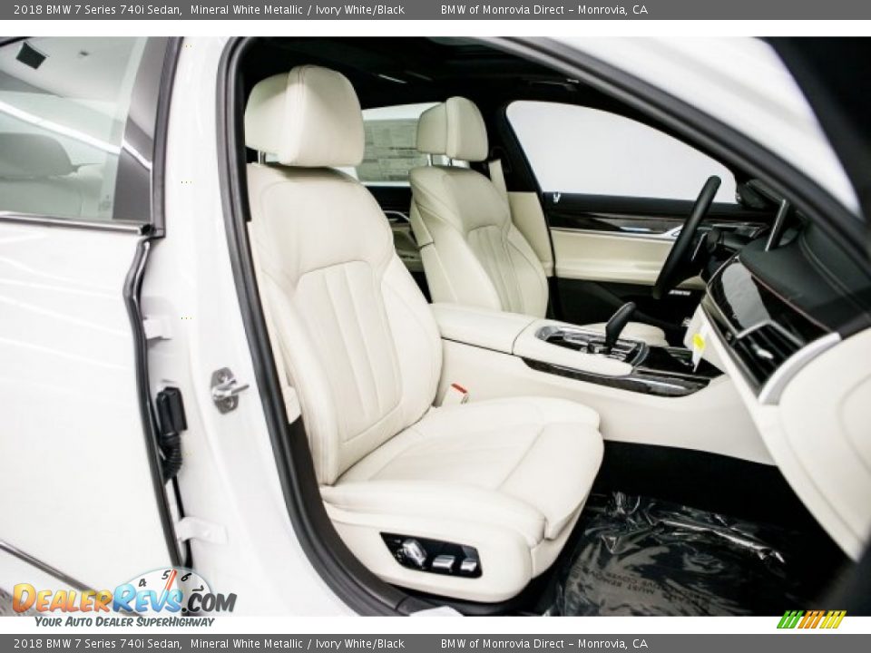 Ivory White/Black Interior - 2018 BMW 7 Series 740i Sedan Photo #2