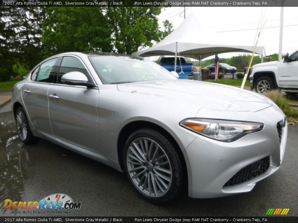 Front 3/4 View of 2017 Alfa Romeo Giulia Ti AWD Photo #8