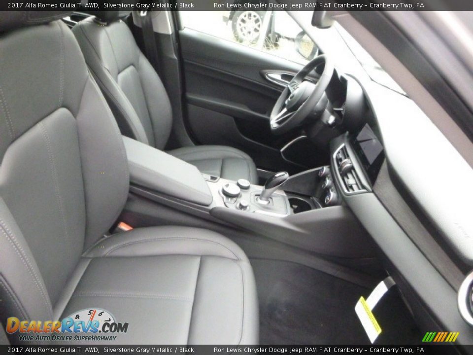 2017 Alfa Romeo Giulia Ti AWD Silverstone Gray Metallic / Black Photo #13
