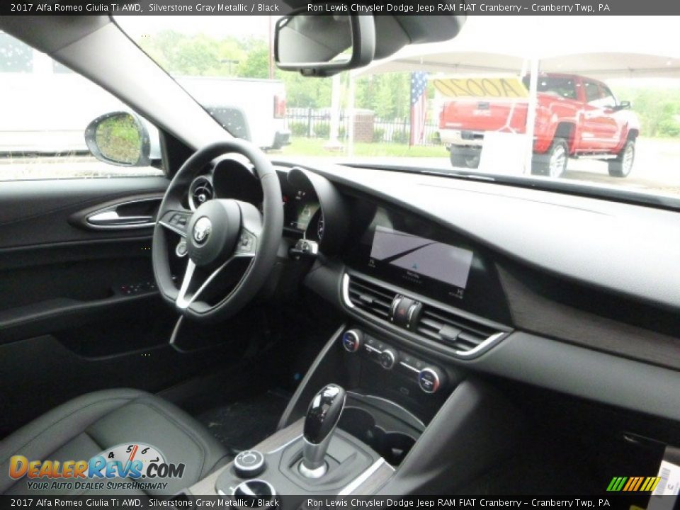 2017 Alfa Romeo Giulia Ti AWD Silverstone Gray Metallic / Black Photo #14