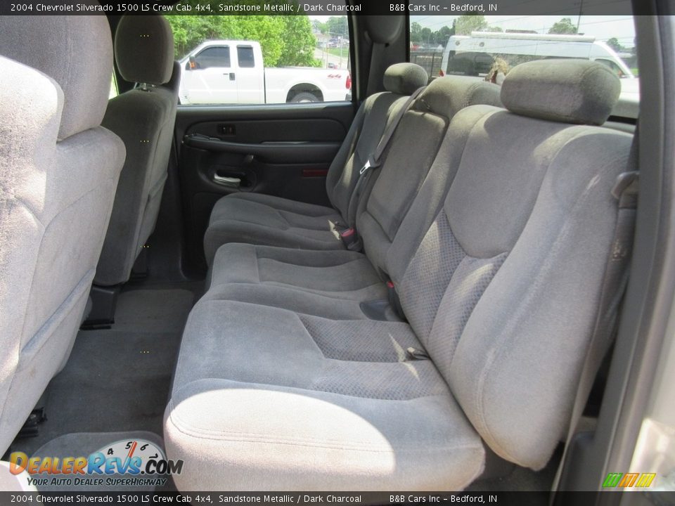 2004 Chevrolet Silverado 1500 LS Crew Cab 4x4 Sandstone Metallic / Dark Charcoal Photo #22