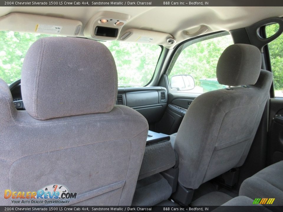 2004 Chevrolet Silverado 1500 LS Crew Cab 4x4 Sandstone Metallic / Dark Charcoal Photo #24