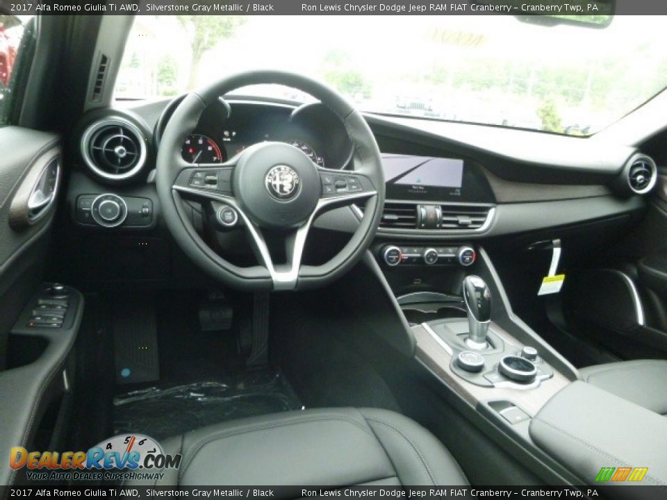 2017 Alfa Romeo Giulia Ti AWD Silverstone Gray Metallic / Black Photo #18