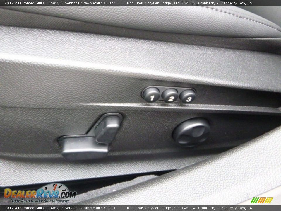 2017 Alfa Romeo Giulia Ti AWD Silverstone Gray Metallic / Black Photo #22